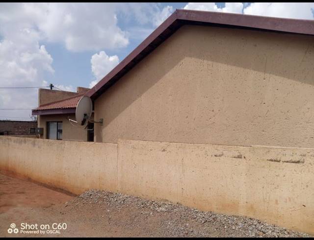 3 BEDROOM HOUSE FOR SALE IN BRAAMFISCHERVILLE